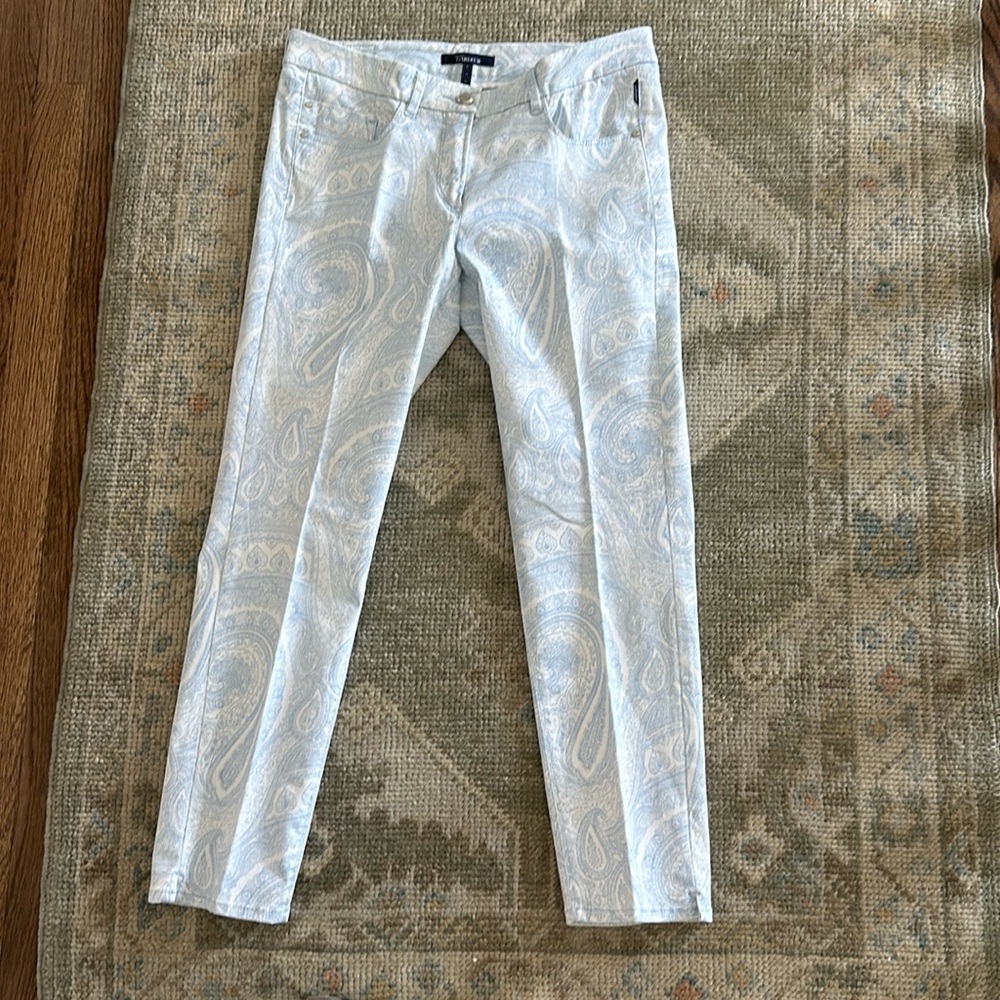 Gardeur cropped light blue paisley lightweight jeans. SZ 8